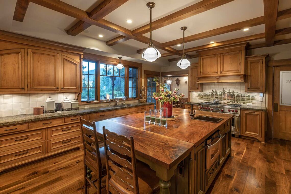WEB-12-Martis-Camp-Realty-Home-169-170-kitchen