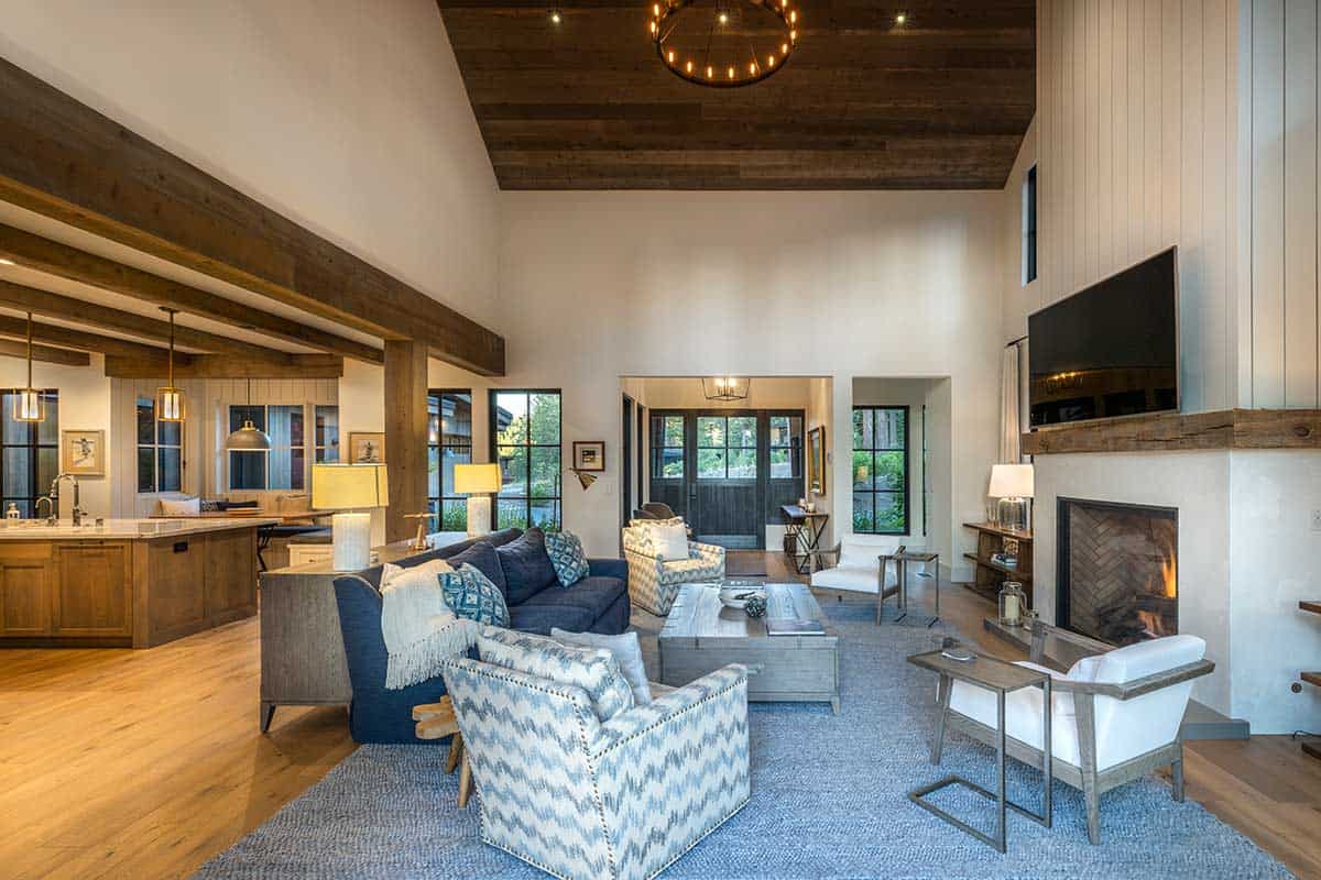 Move-In-Ready Martis Camp Home For Sale 5 Beds 5.5 Baths