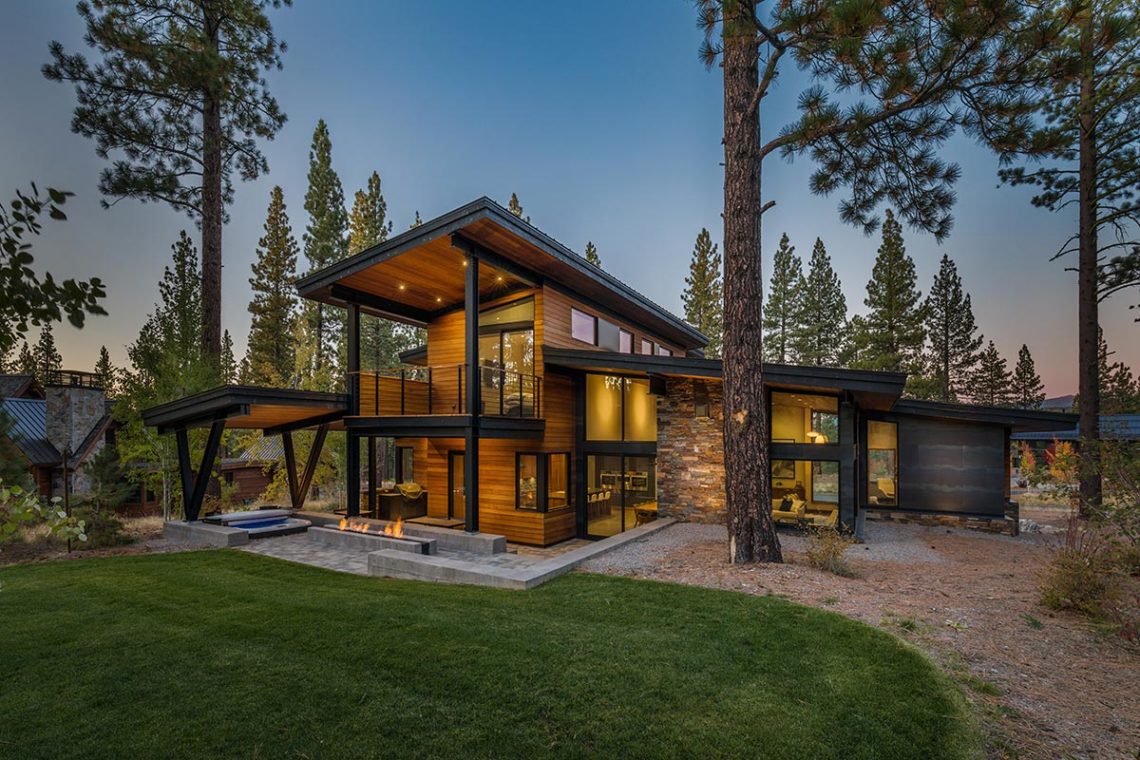 8460 Newhall Drive - Truckee Luxury Homes for sale