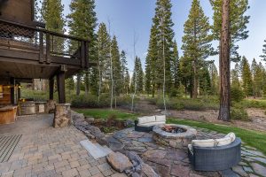 4-WEB-Martis-Camp-Realty-Home-194-firepit