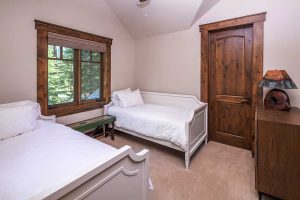 Truckee Luxury Homes for sale - Home Cabin 271 - 10606 Dutton Court. Truckee, Ca 96161