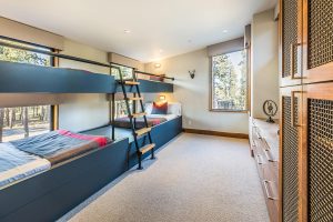 8460 Newhall Drive - Truckee Luxury Homes for sale