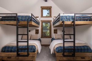 WEB-22-Martis-Camp-Realty-home-423-bunkroom