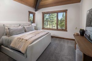 WEB-24-Martis-Camp-Realty-home-423-guest-suite