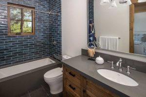 WEB-25-Martis-Camp-Realty-home-423-guest-suite-bath